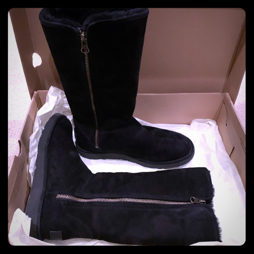 Size 7 TALL BLACK UGG BOOTS WITH ZIPPER